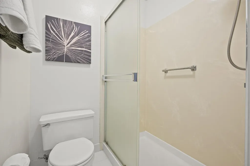19100 Crest Avenue Castro Valley CA 94546