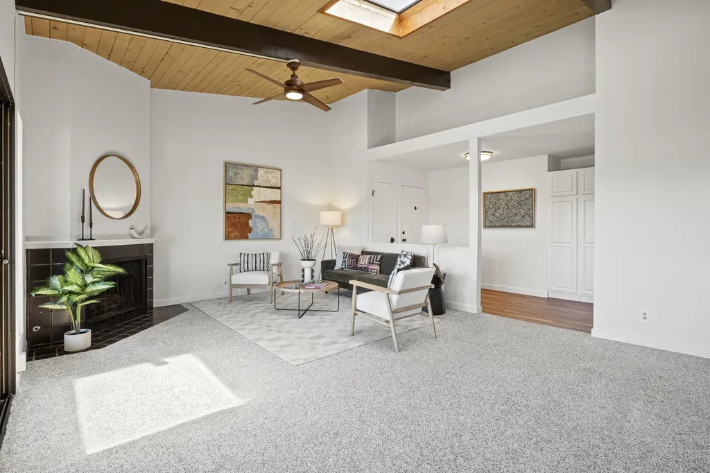 19100 Crest Avenue Castro Valley CA 94546