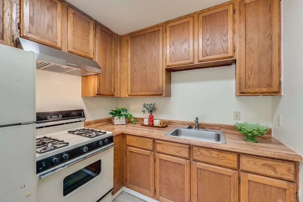 3648 Grand Avenue Oakland CA 94610