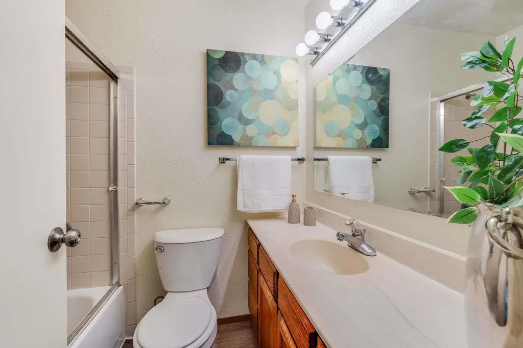 3648 Grand Avenue Oakland CA 94610