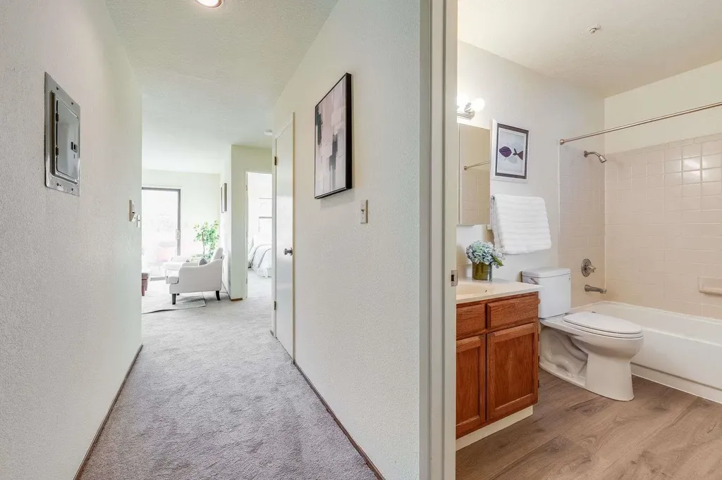 3648 Grand Avenue Oakland CA 94610