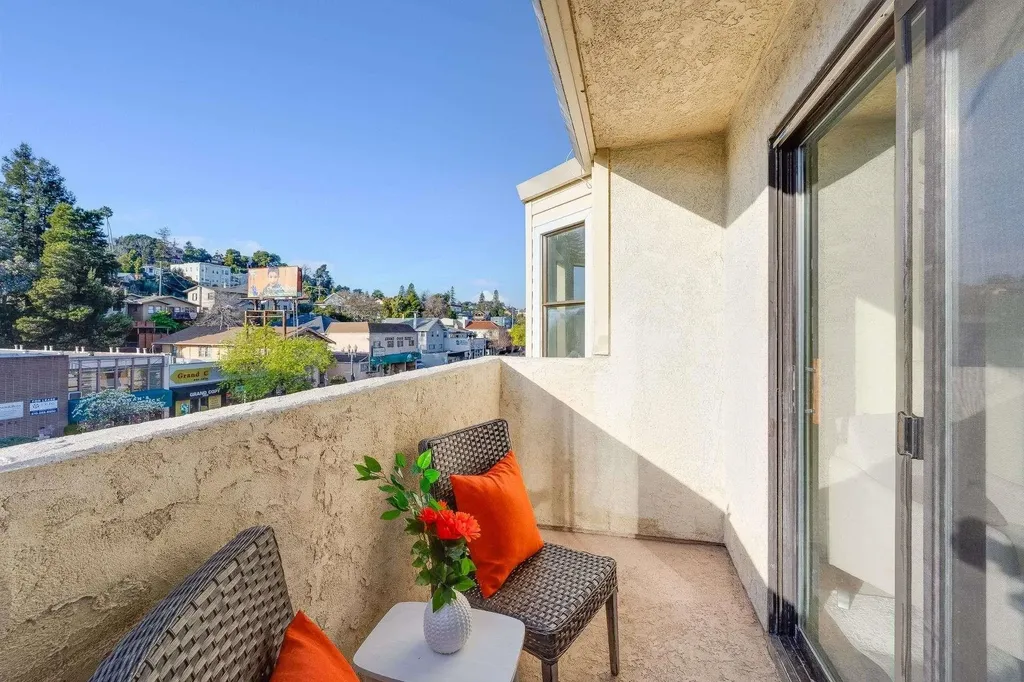 3648 Grand Avenue Oakland CA 94610