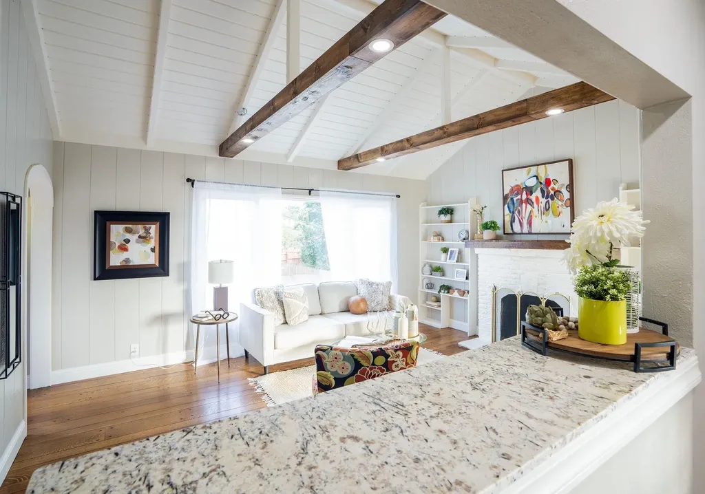 2925 El Monte Avenue Oakland CA 94605