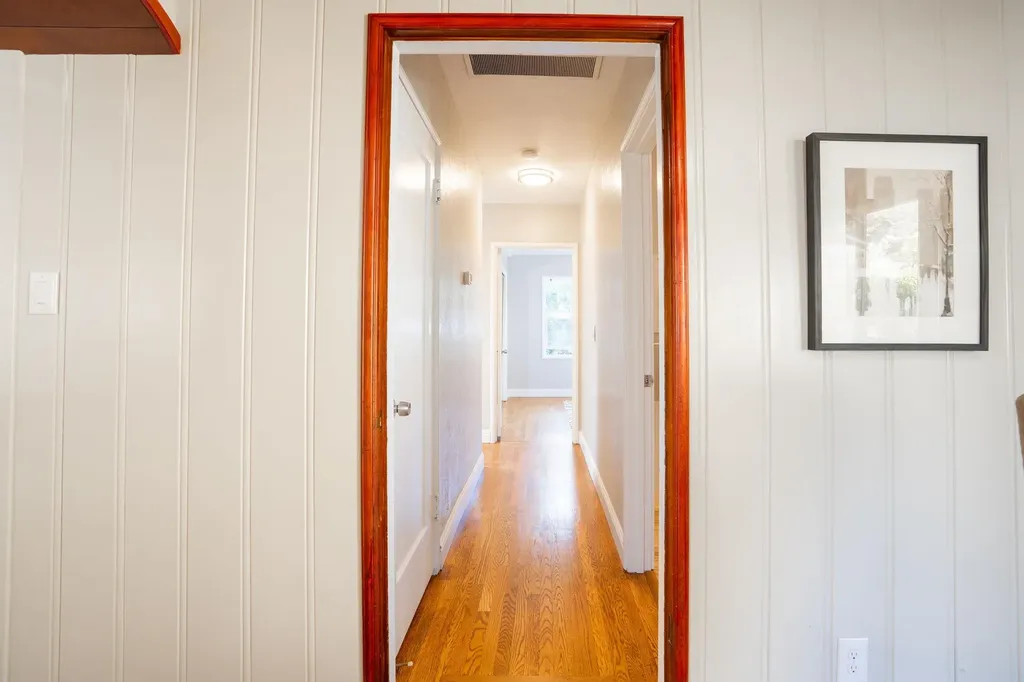 2925 El Monte Avenue Oakland CA 94605