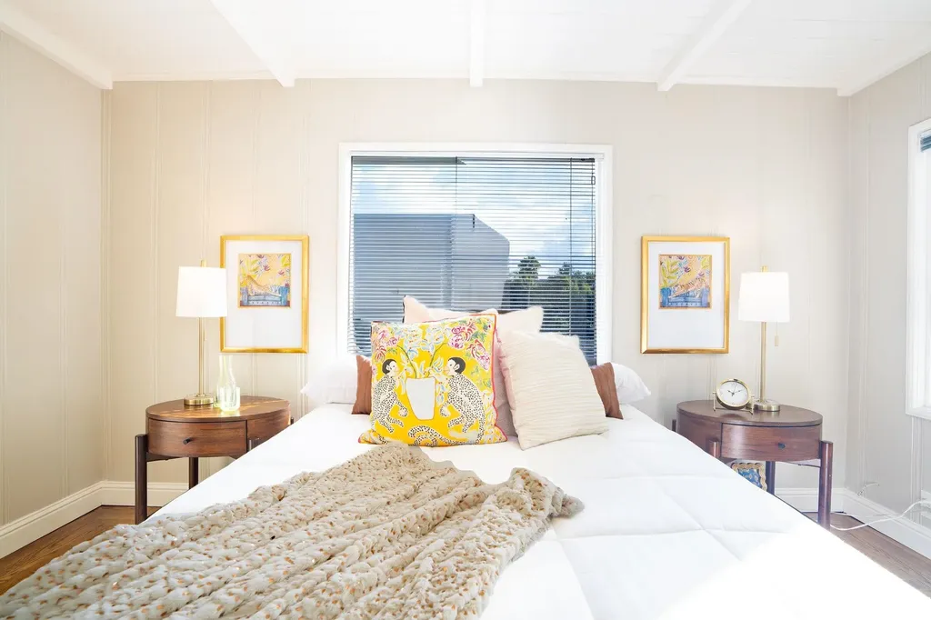 2925 El Monte Avenue Oakland CA 94605