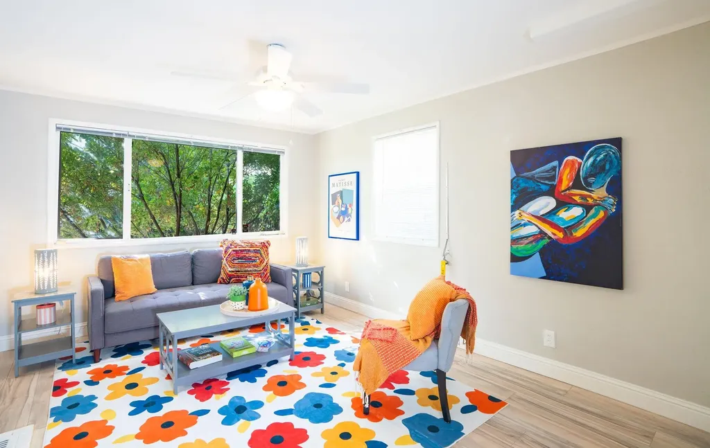 2925 El Monte Avenue Oakland CA 94605