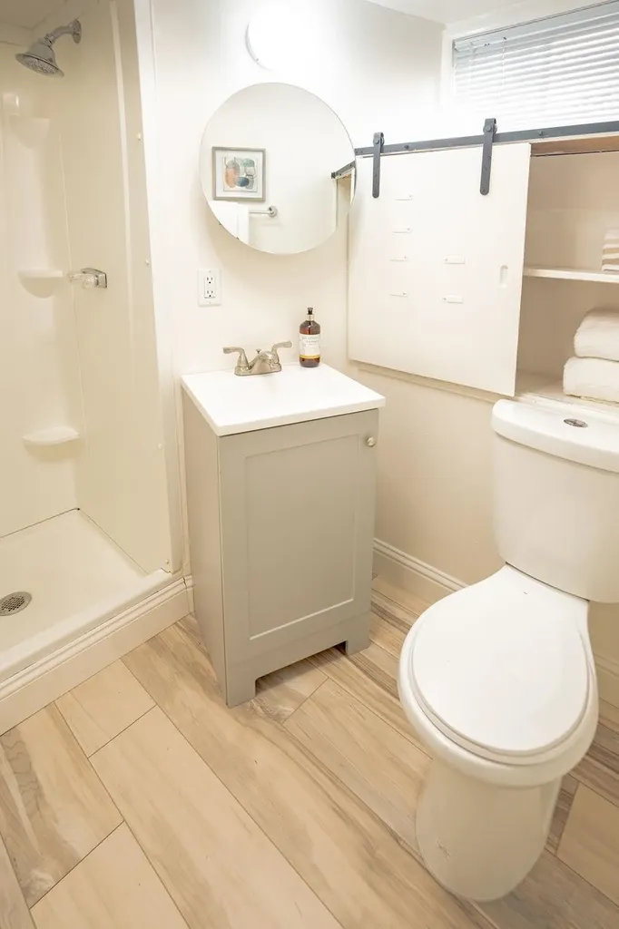 2925 El Monte Avenue Oakland CA 94605