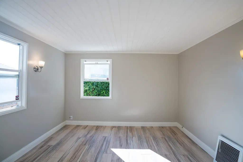 2925 El Monte Avenue Oakland CA 94605