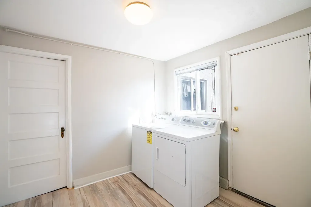 2925 El Monte Avenue Oakland CA 94605