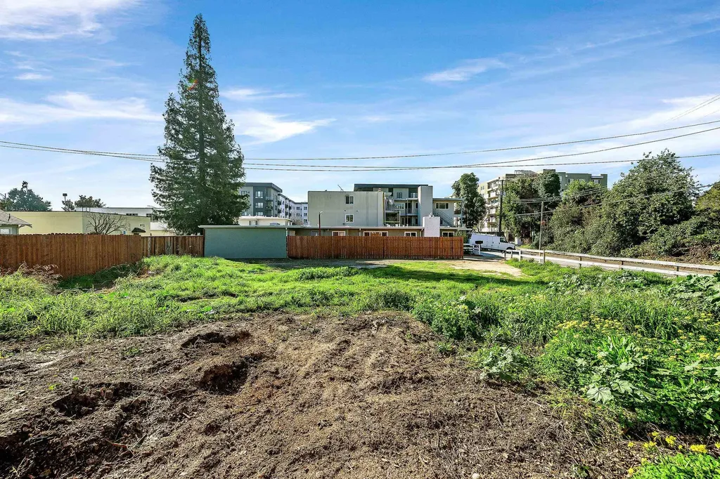 1289 Russell Way Hayward CA 94541