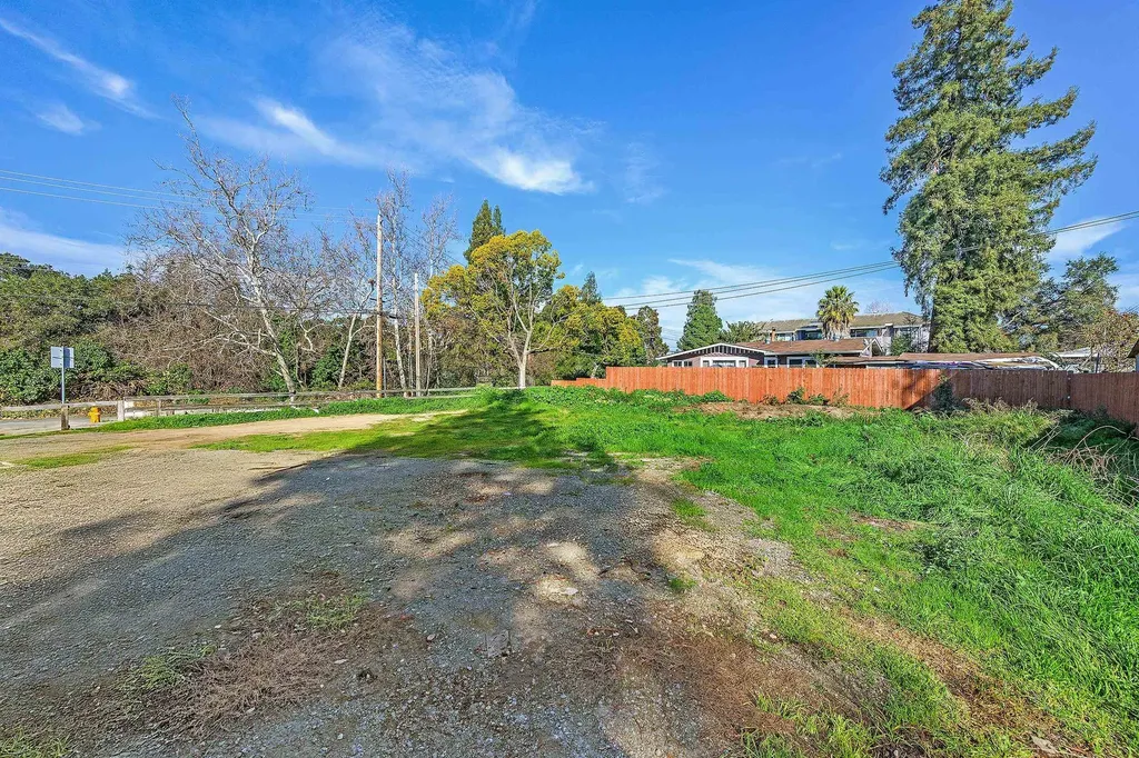 1289 Russell Way Hayward CA 94541