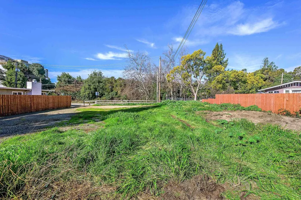 1289 Russell Way Hayward CA 94541