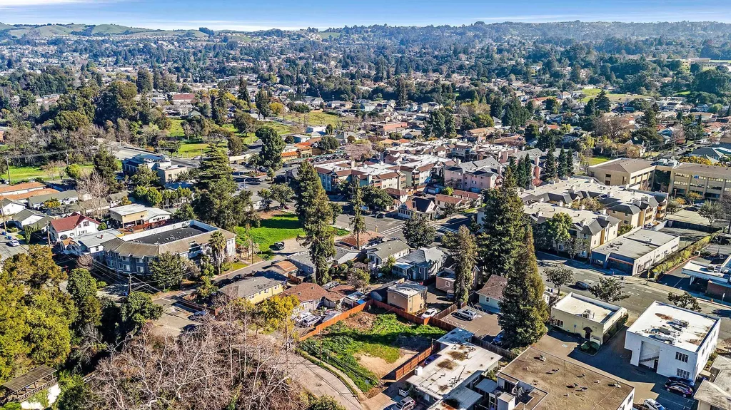 1289 Russell Way Hayward CA 94541