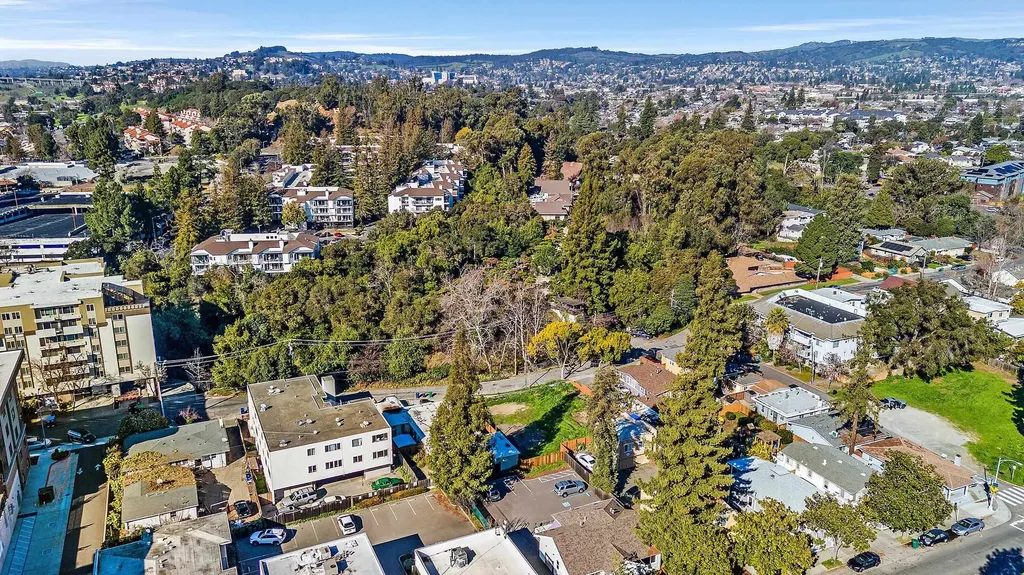 1289 Russell Way Hayward CA 94541