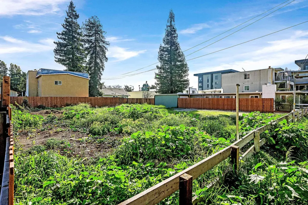 1289 Russell Way Hayward CA 94541