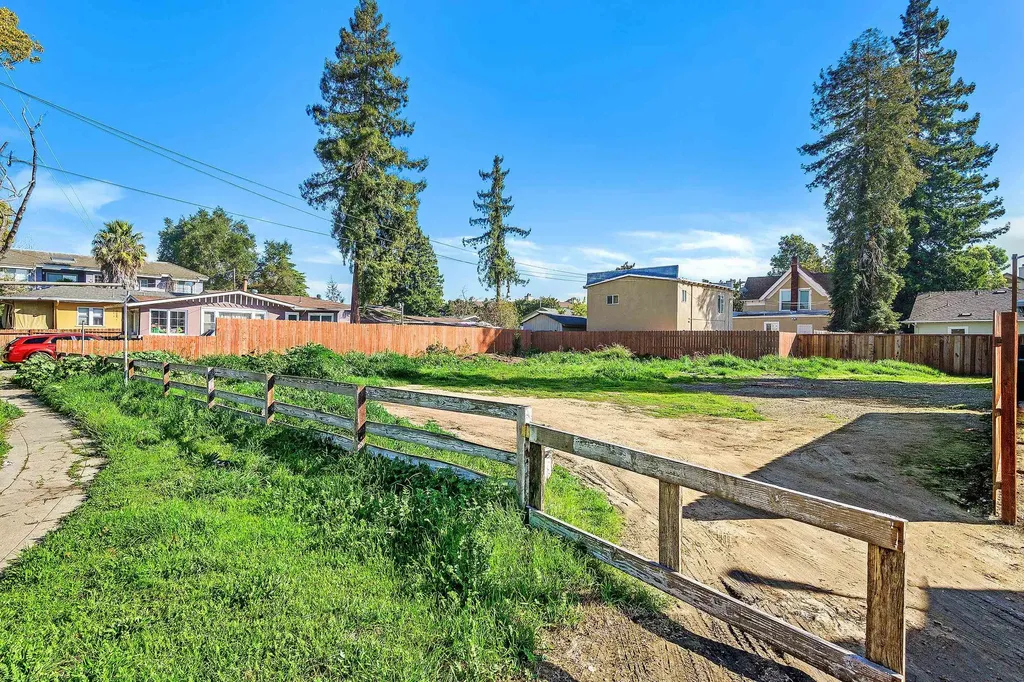 1289 Russell Way Hayward CA 94541
