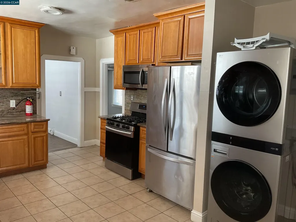 2359 Church Oakland CA 94603