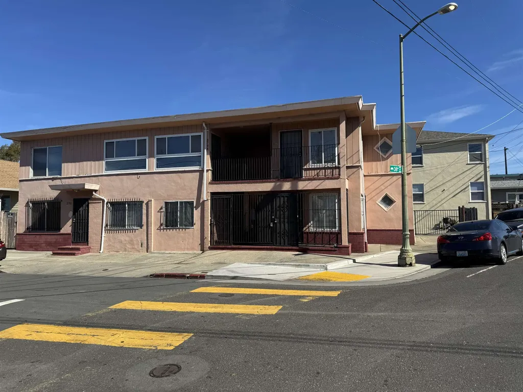 3792 Angelo Avenue Oakland CA 94619