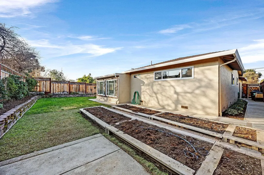 1009 Lisbon Avenue Livermore CA 94550