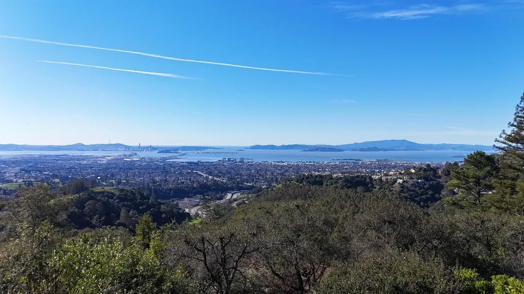 6108 Skyline Boulevard Oakland CA 94611
