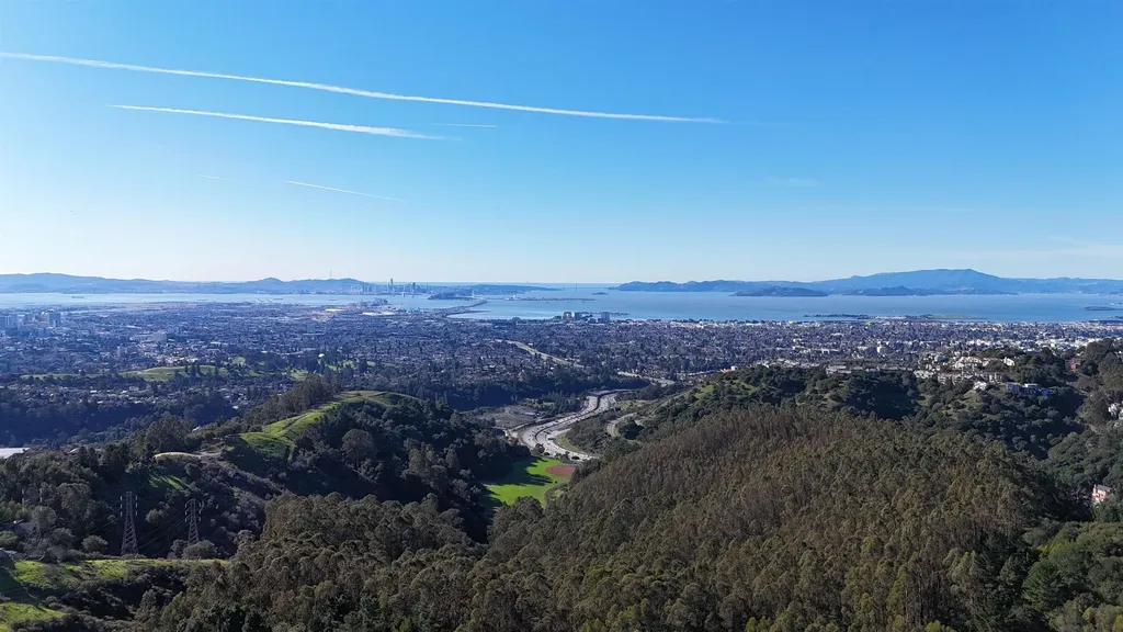 6108 Skyline Boulevard Oakland CA 94611