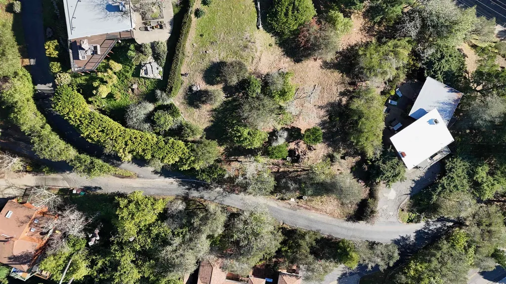 6108 Skyline Boulevard Oakland CA 94611