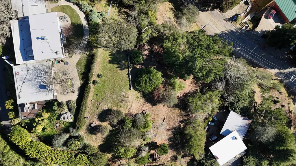 6108 Skyline Boulevard Oakland CA 94611