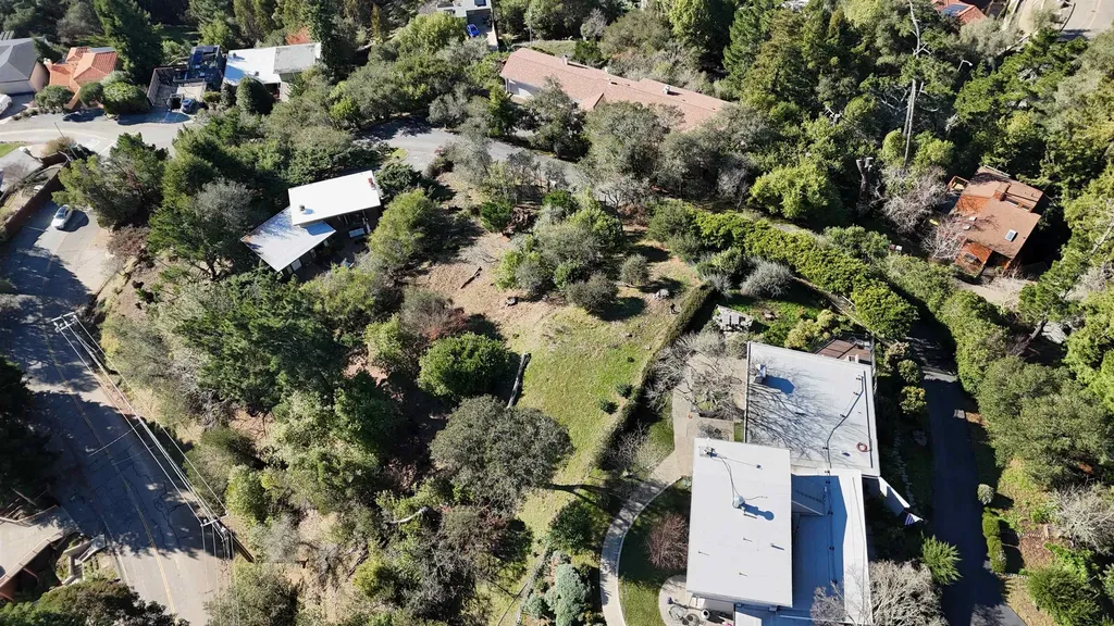6108 Skyline Boulevard Oakland CA 94611