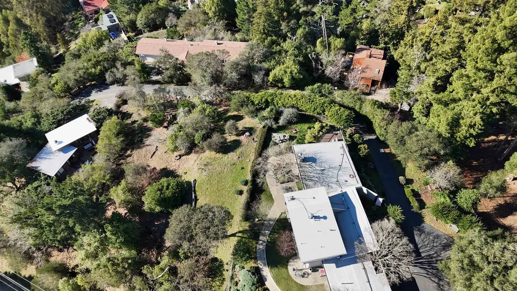 6108 Skyline Boulevard Oakland CA 94611