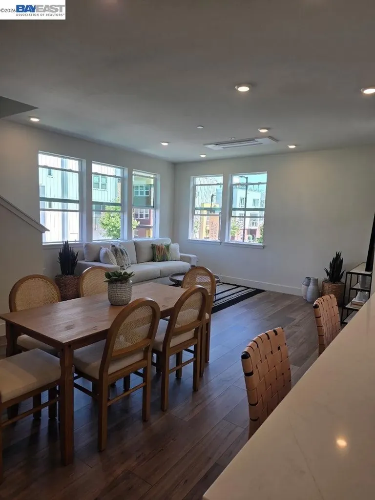 2053 Clement Avenue Alameda CA 94501