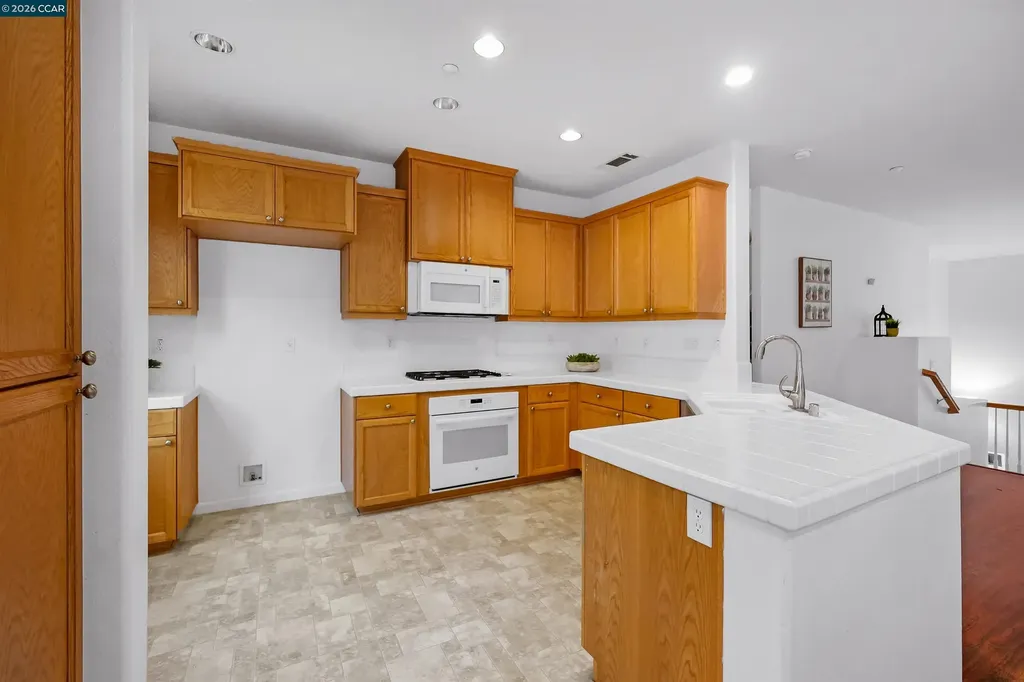 2069 Lewis Street Hercules CA 94547