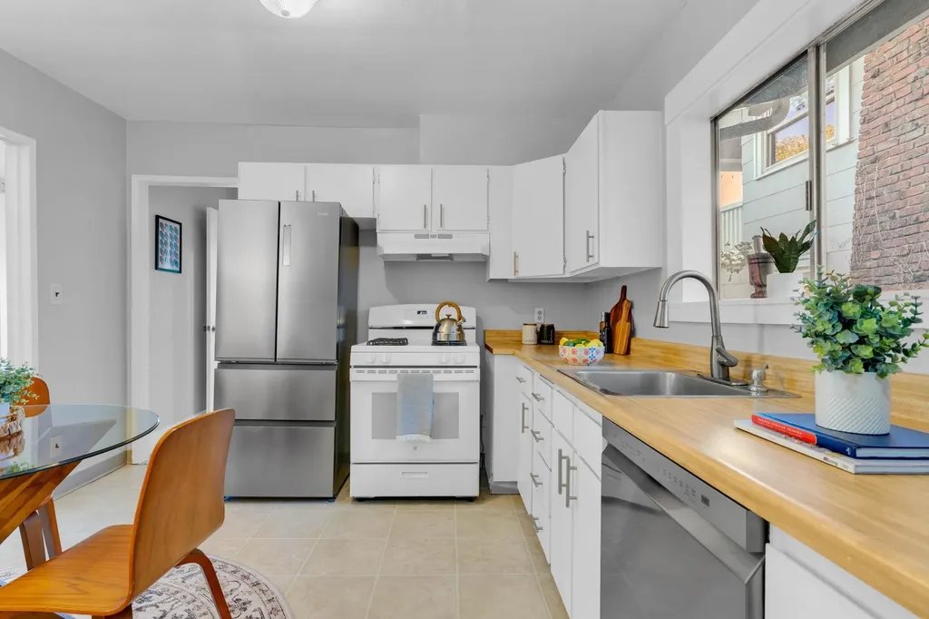 4409 Brookdale Avenue Oakland CA 94619