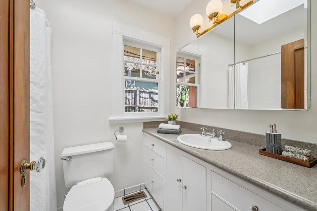 1983 Yosemite Road Berkeley CA 94707