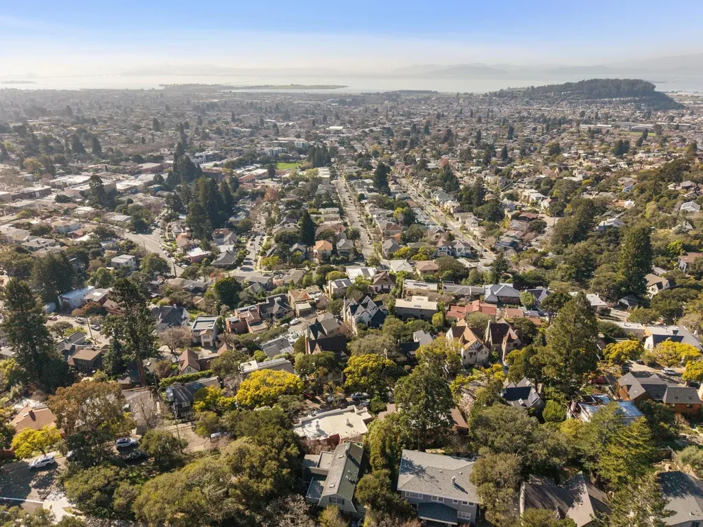 1983 Yosemite Road Berkeley CA 94707