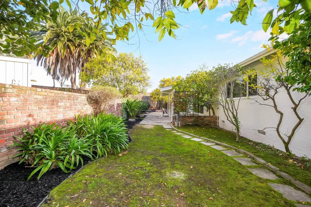 20255 Yeandle Avenue Castro Valley CA 94546