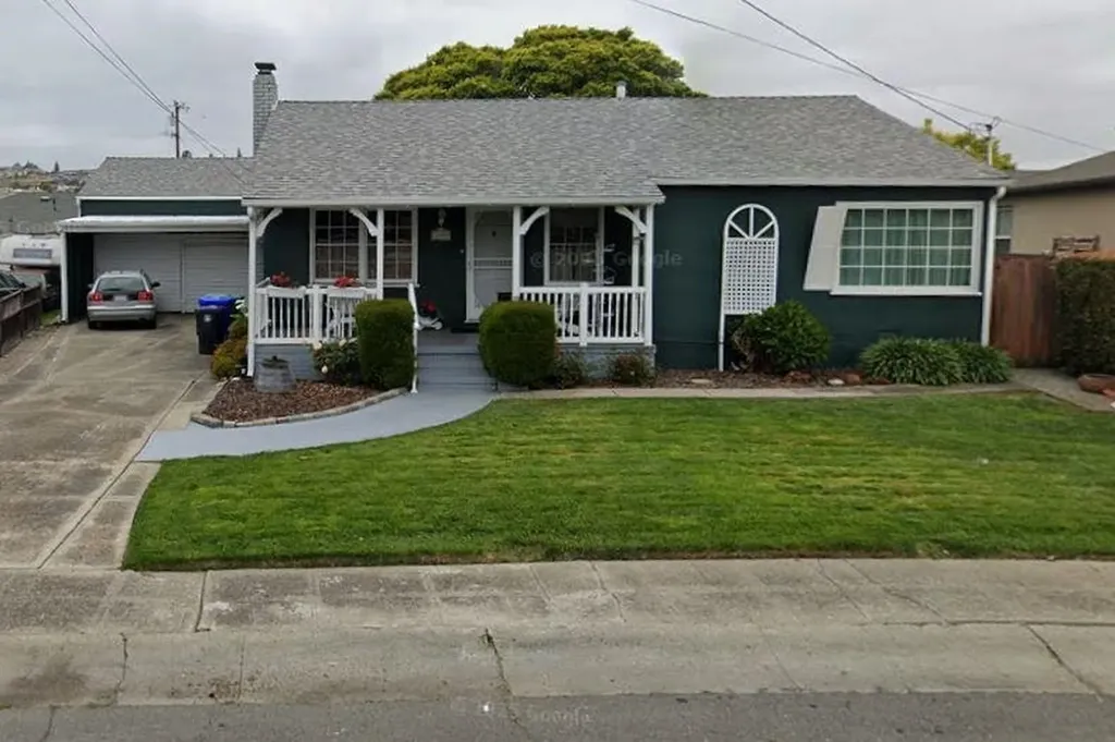 16966 Los Reyes Avenue Ashland CA 94578