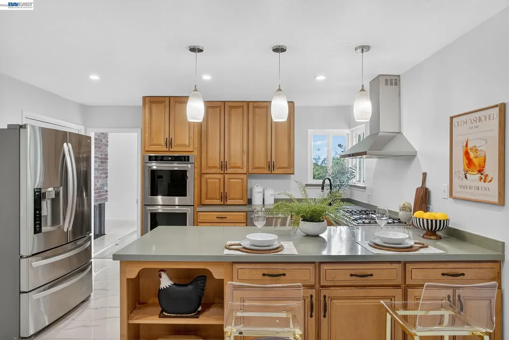 350 Elysian Fields Drive Oakland CA 94605