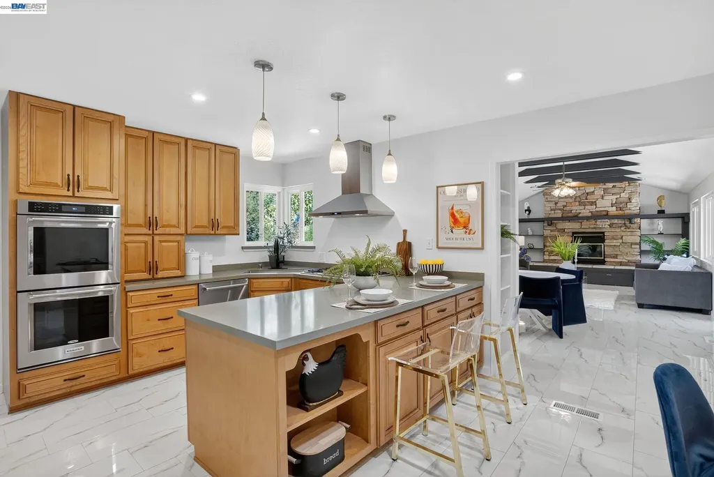 350 Elysian Fields Drive Oakland CA 94605