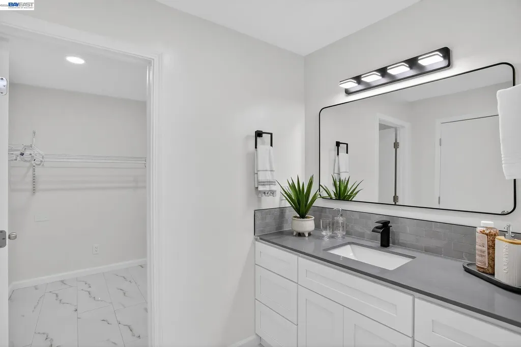 350 Elysian Fields Drive Oakland CA 94605