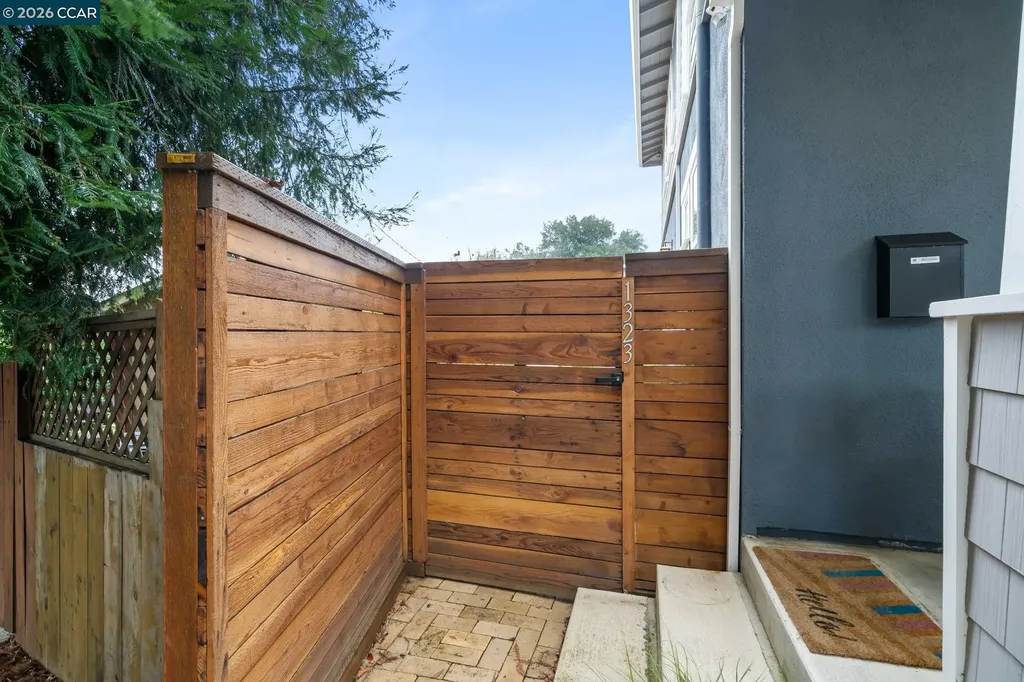 1333 Warren Street Martinez CA 94553