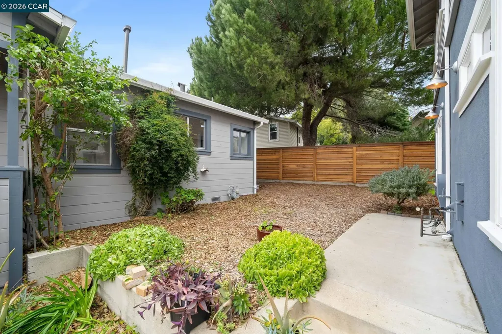 1333 Warren Street Martinez CA 94553