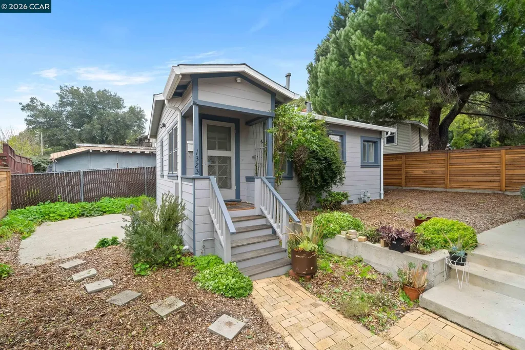 1333 Warren Street Martinez CA 94553