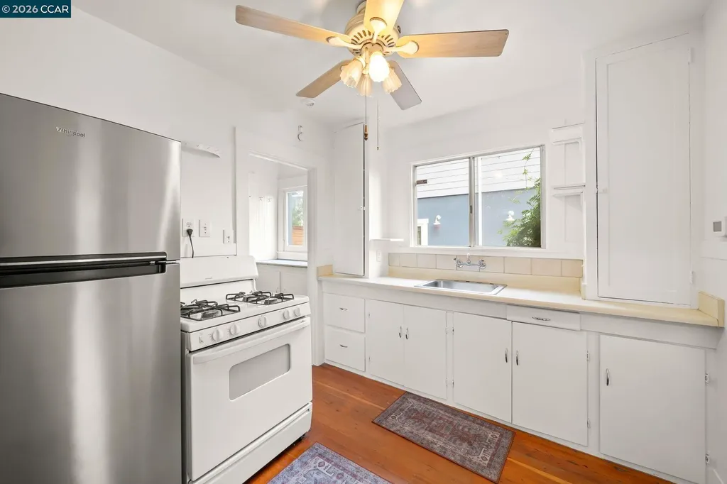 1333 Warren Street Martinez CA 94553