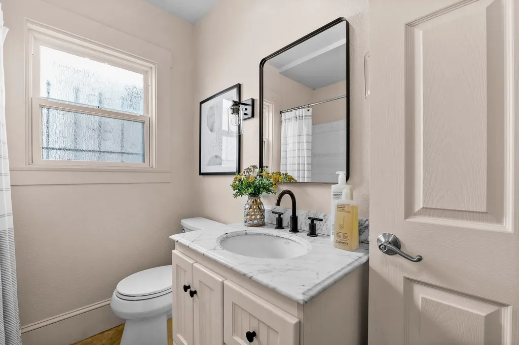 6021 Monadnock Way Oakland CA 94605