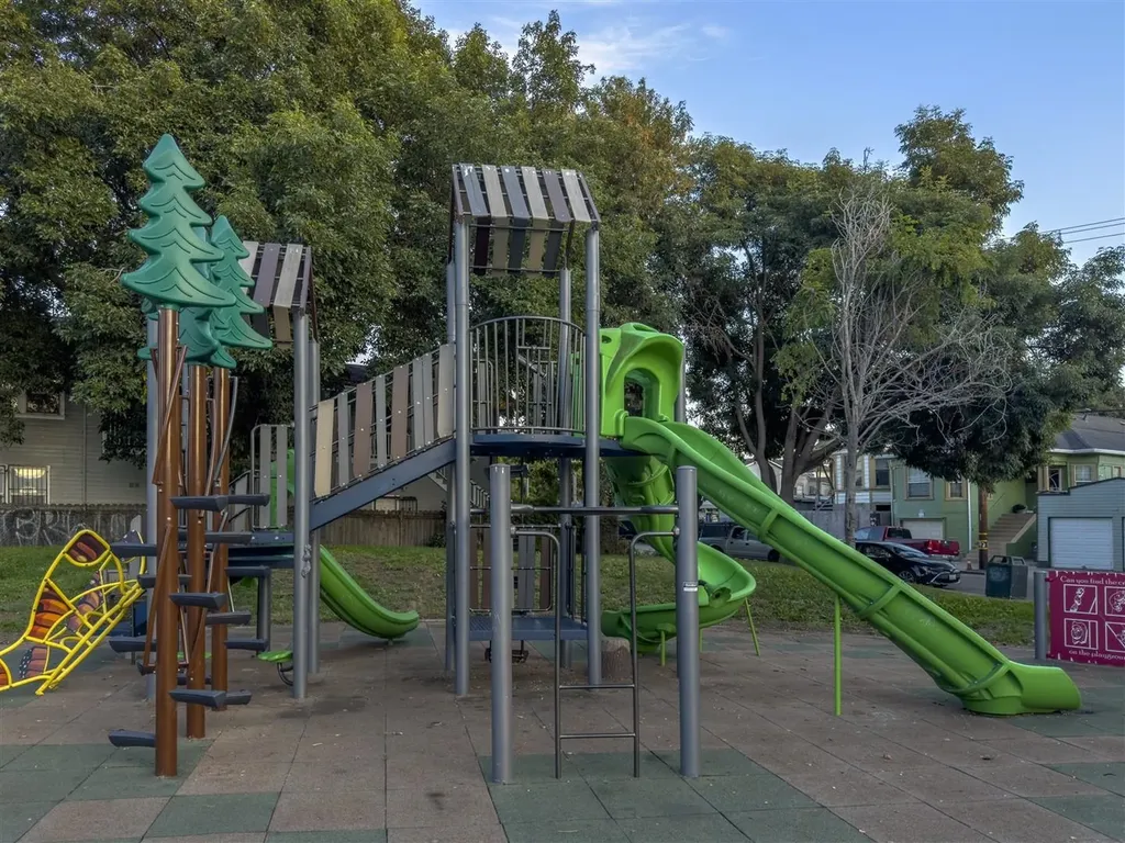 1660 14th Street Oakland CA 94607