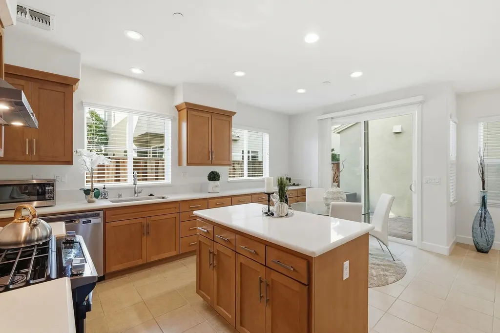 8553 Schooner Way Newark CA 94560