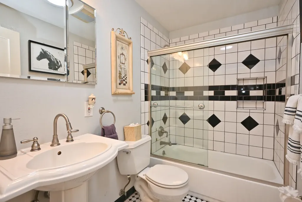 1215 Livermore Avenue Livermore CA 94550