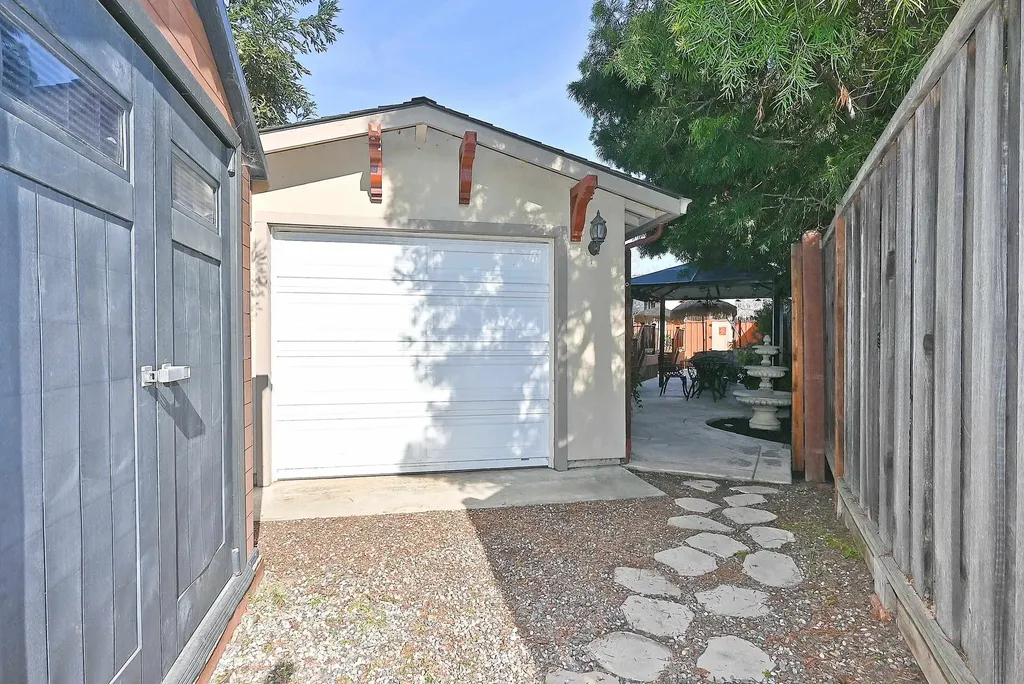 1215 Livermore Avenue Livermore CA 94550