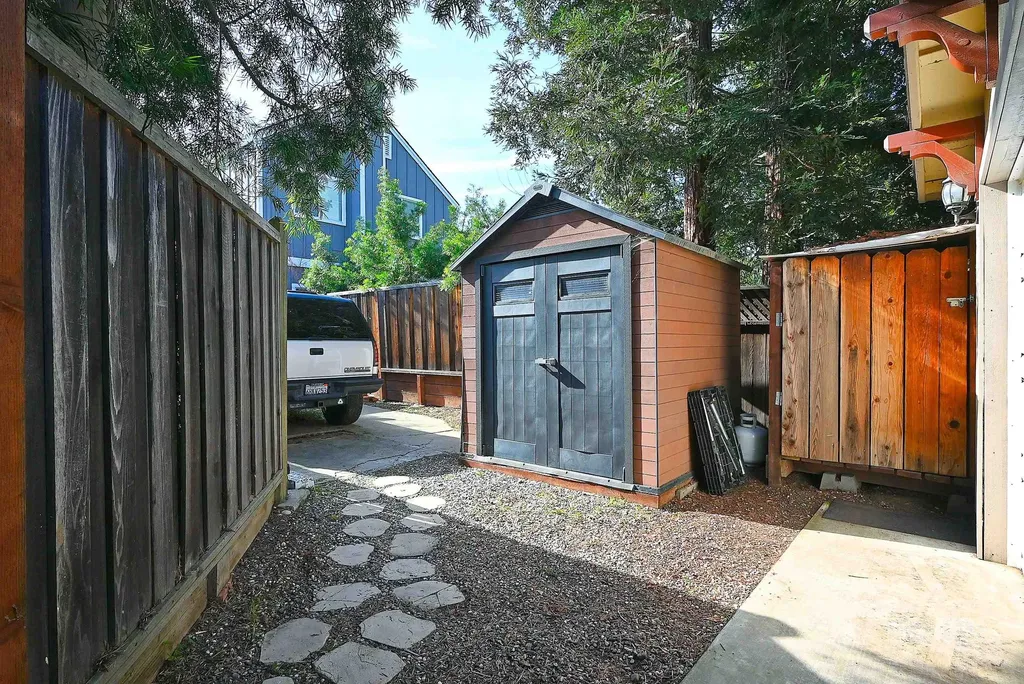 1215 Livermore Avenue Livermore CA 94550