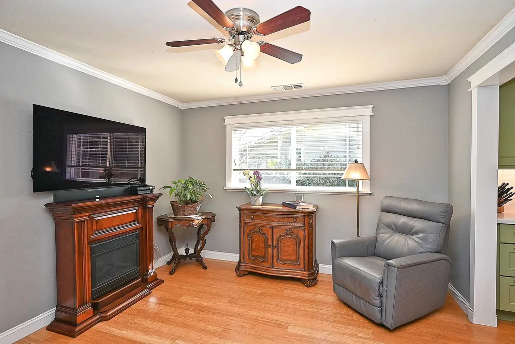 1215 Livermore Avenue Livermore CA 94550